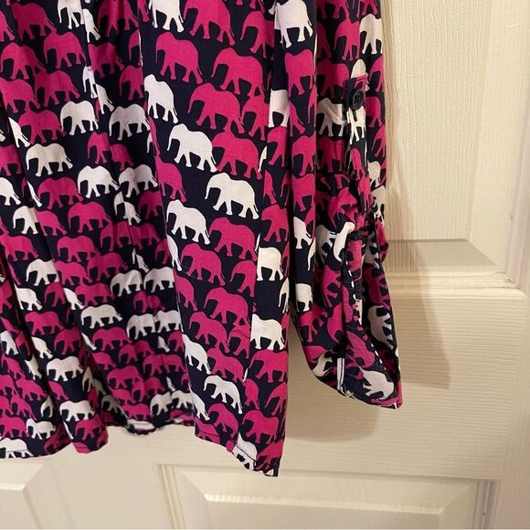 Crown & Ivy Pink and Black Graphic Blouse with Mandarin Collar - Picture 2 of 7